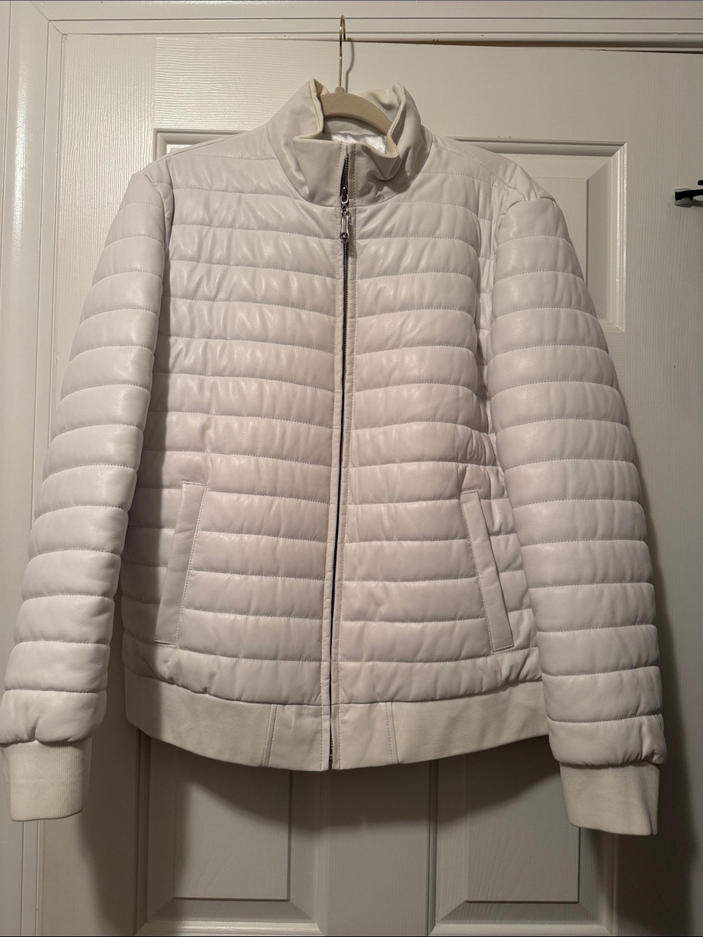 Unisex White Quilted Puffer Jacket - Lightweight Zip Front